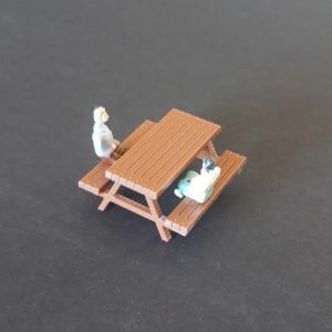 Piknik masası 1/75 ölçek (insanlar hariç)